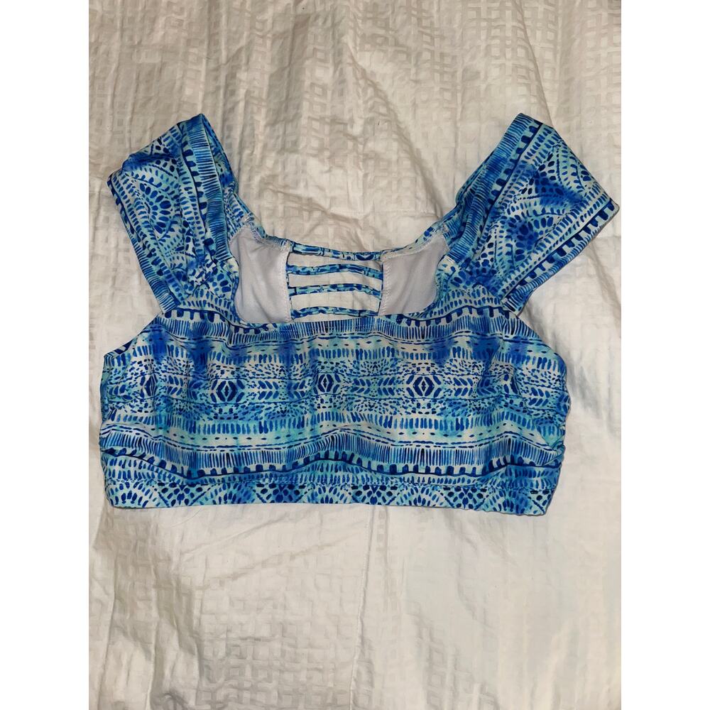 SwimsuitsForAll Size 12 Swim Top Blue and White pattern Full Coverage EUC